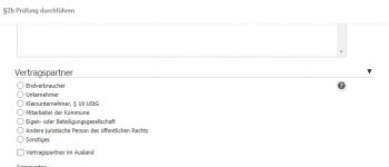 Die Vertragspartner und Vertragsarten lassen sich weiter durch vordefinierte Checkboxen auswählen und durch Kommentare flexibel erweitern. Es besteht jederzeit die Möglichkeit, einen Hilfetext einzublenden, der den/die BenutzerIn beim Ausfüllen unterstützt.