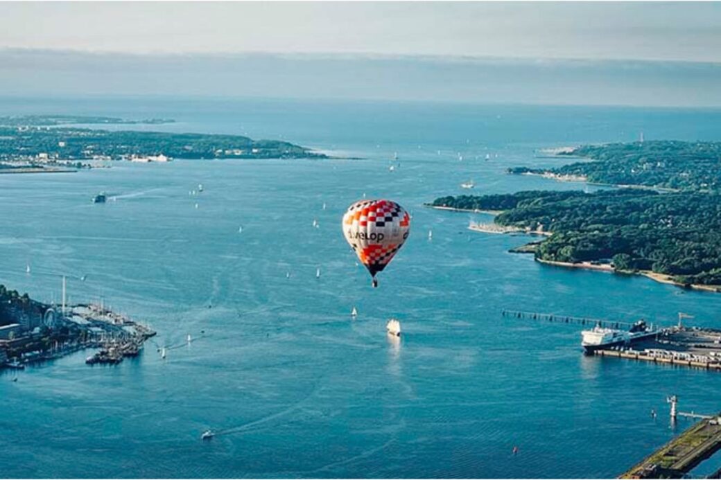 Impression von der Kieler Förde mit d.velop Heißluftballon beim Kammer-Workshop