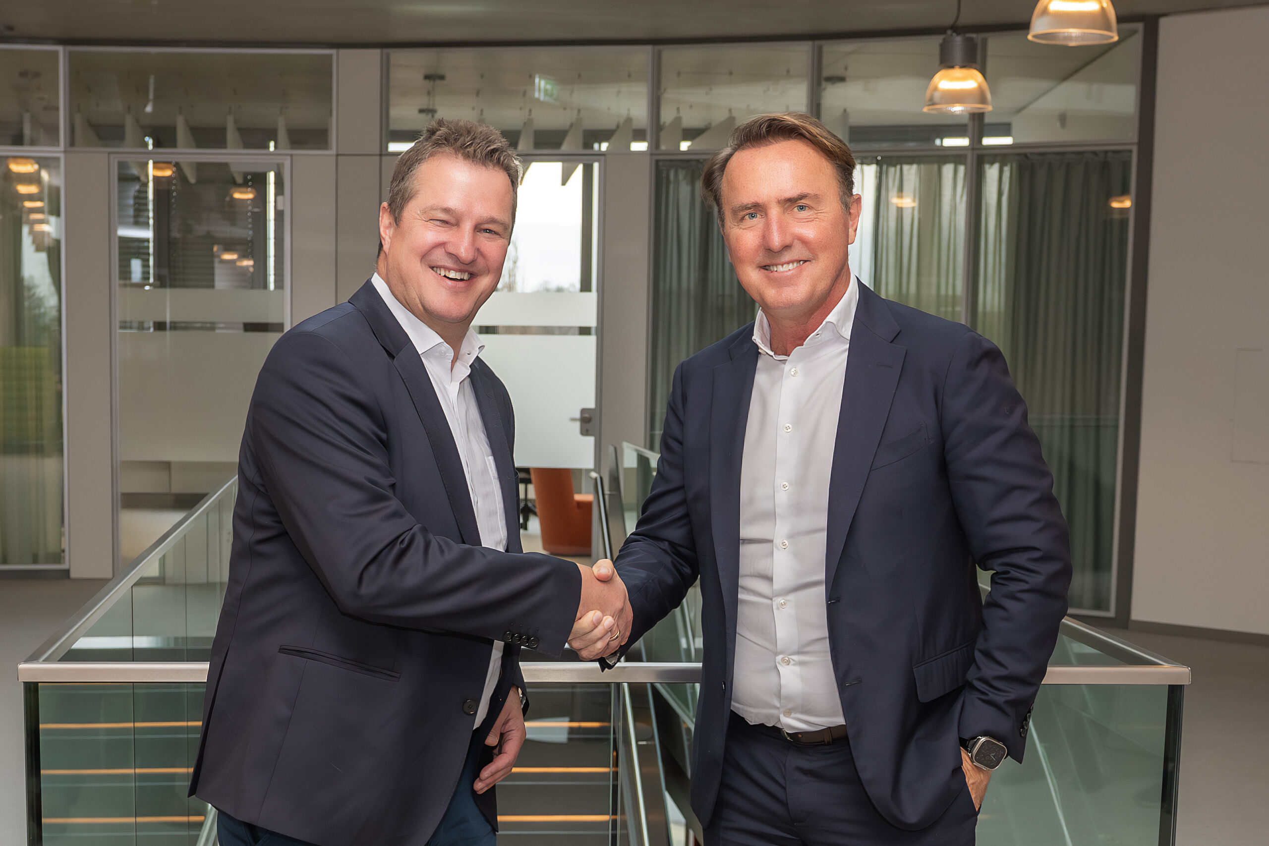 Martin Greiwe, Vorstandssprecher d.velop (l.) und Thomas Heinz, Chief Growth Officer Sopra Financial Technology
