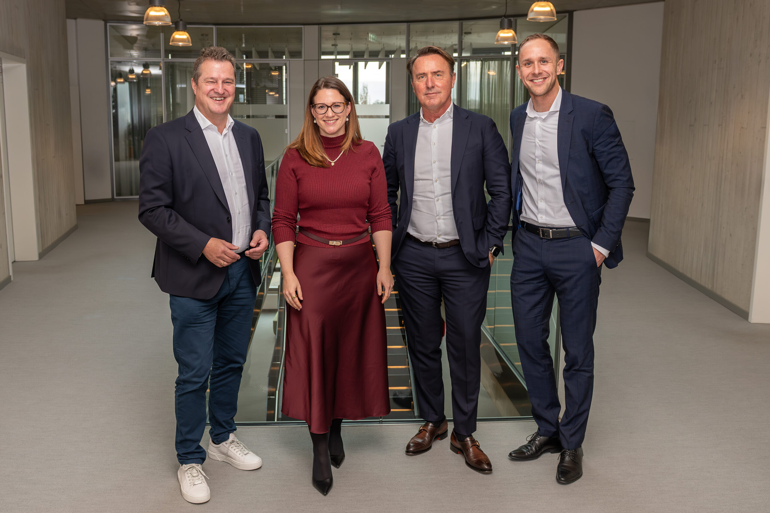 Die Unterzeichnenden der Partnerschaft d.velop und Sopra Financial Technology