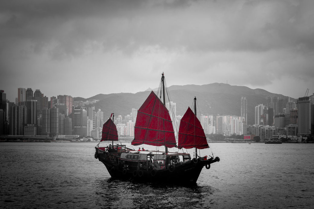 Boot auf dem Wasser in Hongkong