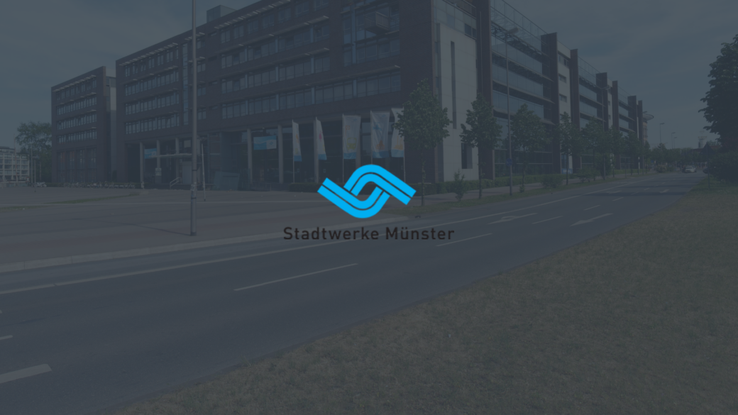 Verwaltungsgebäude mit dem Logo der Stadtwerke Münster im Vordergrund
